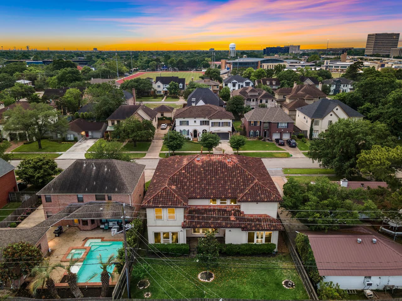 Artificial turf installation in Bellaire, TX